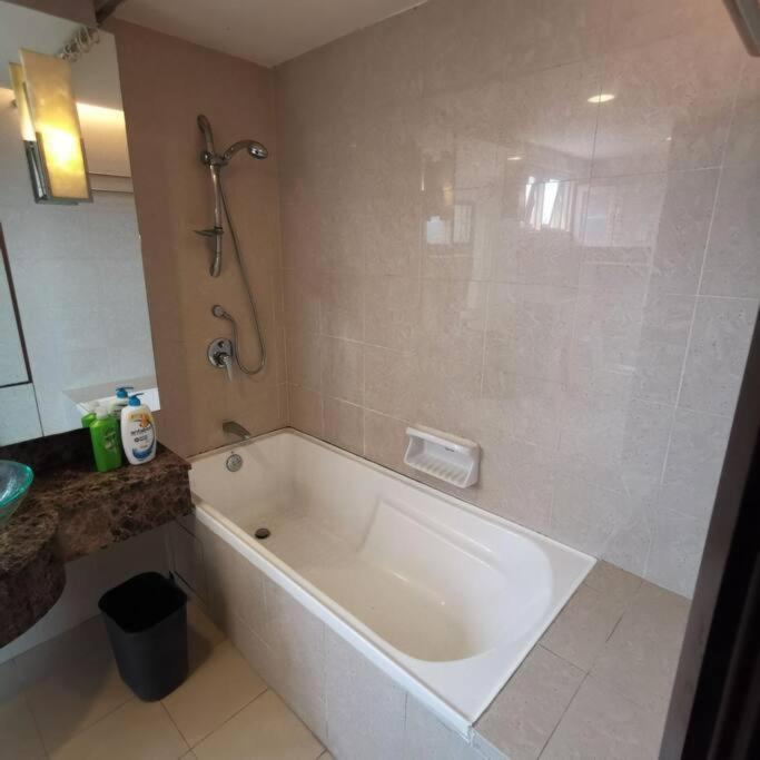 Sunway Lagoon Family Suites At Sunway Pyramid & Sunway Lagoon Kampong Penaga  Kültér fotó